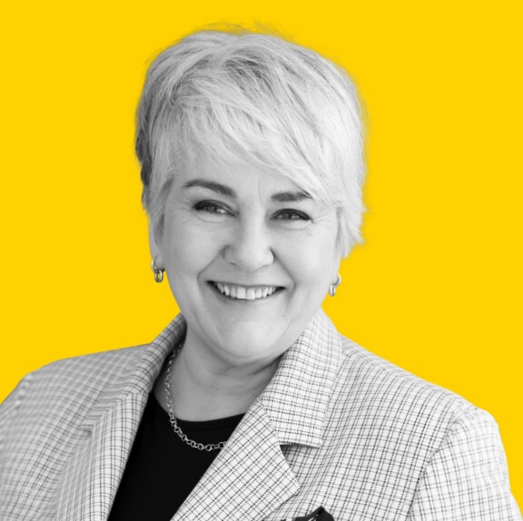 Louise_Clement_yellowBG